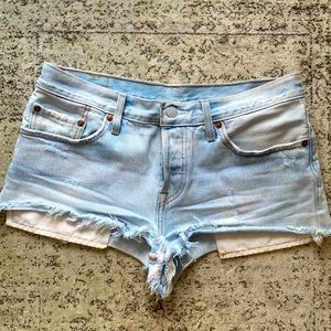 Cute Levi’s denim cutoffs